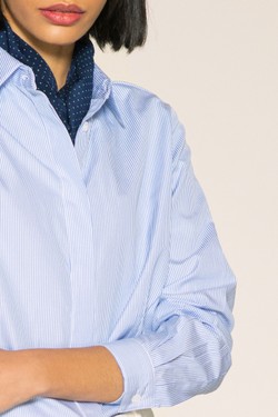 Camisa algodão Pima manga longa Denise listras finas azul e branco