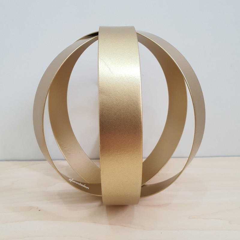 Escultura em Metal Ball Dourada 15cm