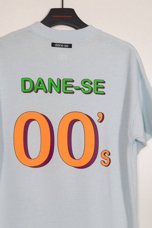 camiseta over dane-se 00s